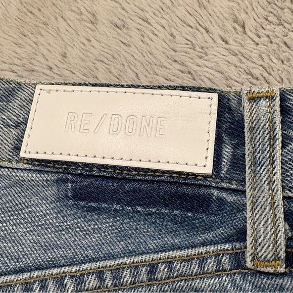 RE/DONE 90s Comfy Jean - Sunfaded Destroy Women's Size 26 Distressed NWT Revolve - Picture 10 of 14